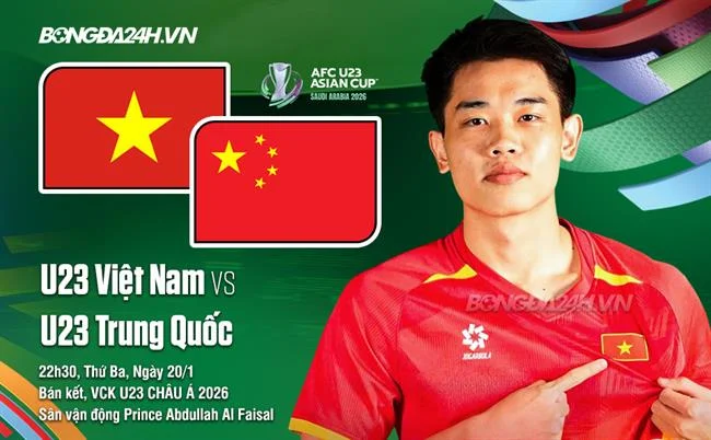 Vận động viên tennis đang giao bóng trên sân đất nện