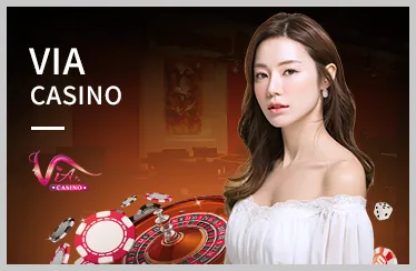 Bàn chơi Baccarat với những lá bài đang được chia tại f18678 link mới